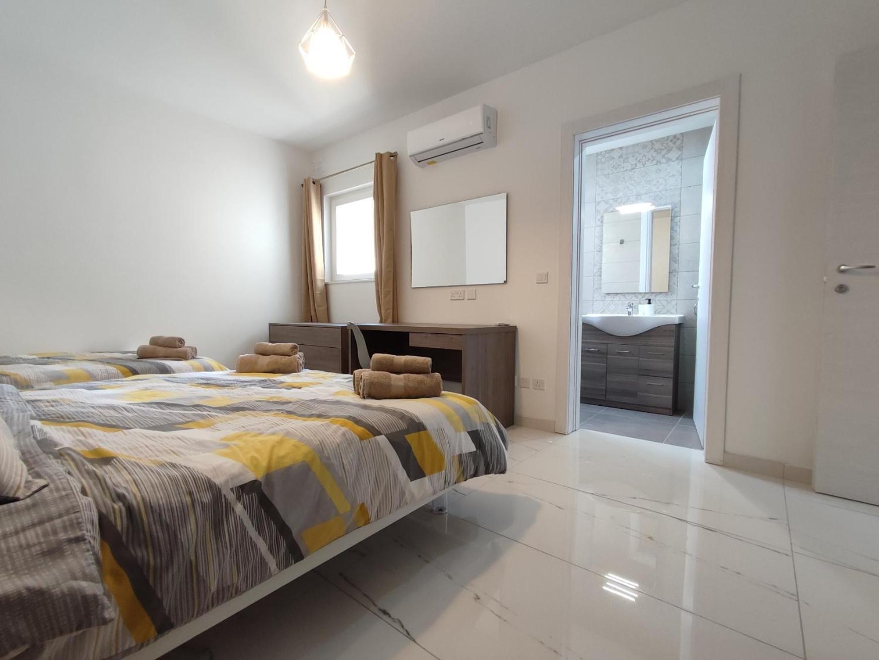 Apartment Il-girna- Modern Seaside Marsaskala