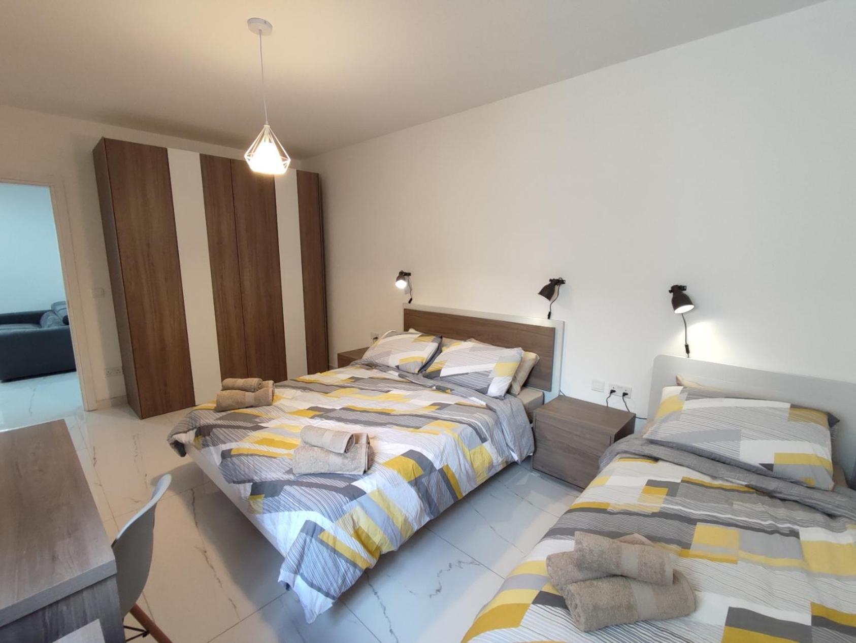 Il-girna- Modern Seaside Apartment