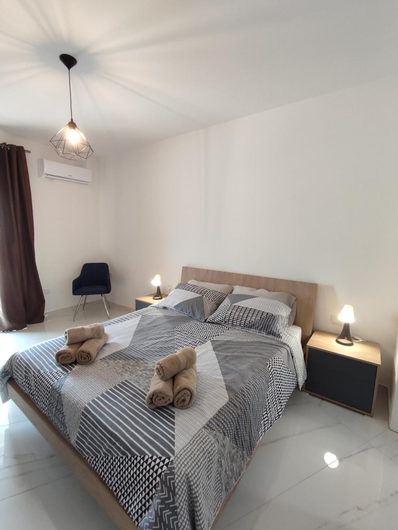 Apartment Il-girna- Modern Seaside Marsaskala