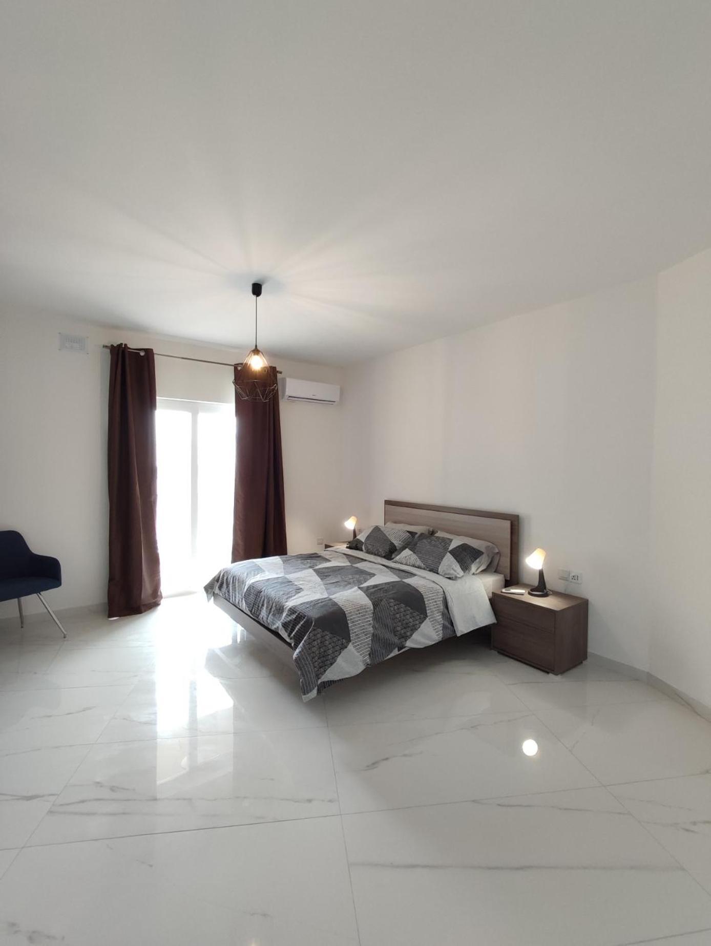 Apartment Il-girna- Modern Seaside Marsaskala