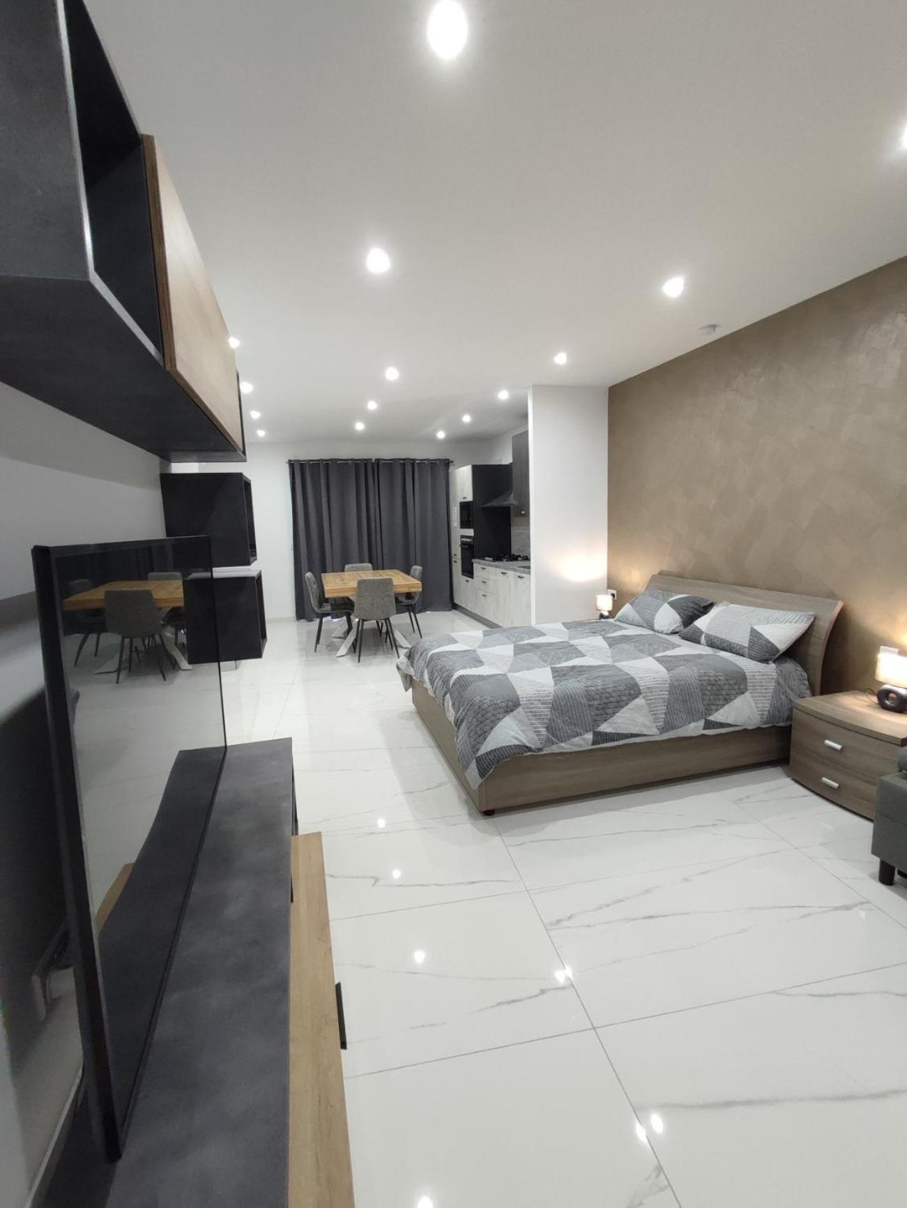 Apartment Il-girna- Modern Seaside Marsaskala