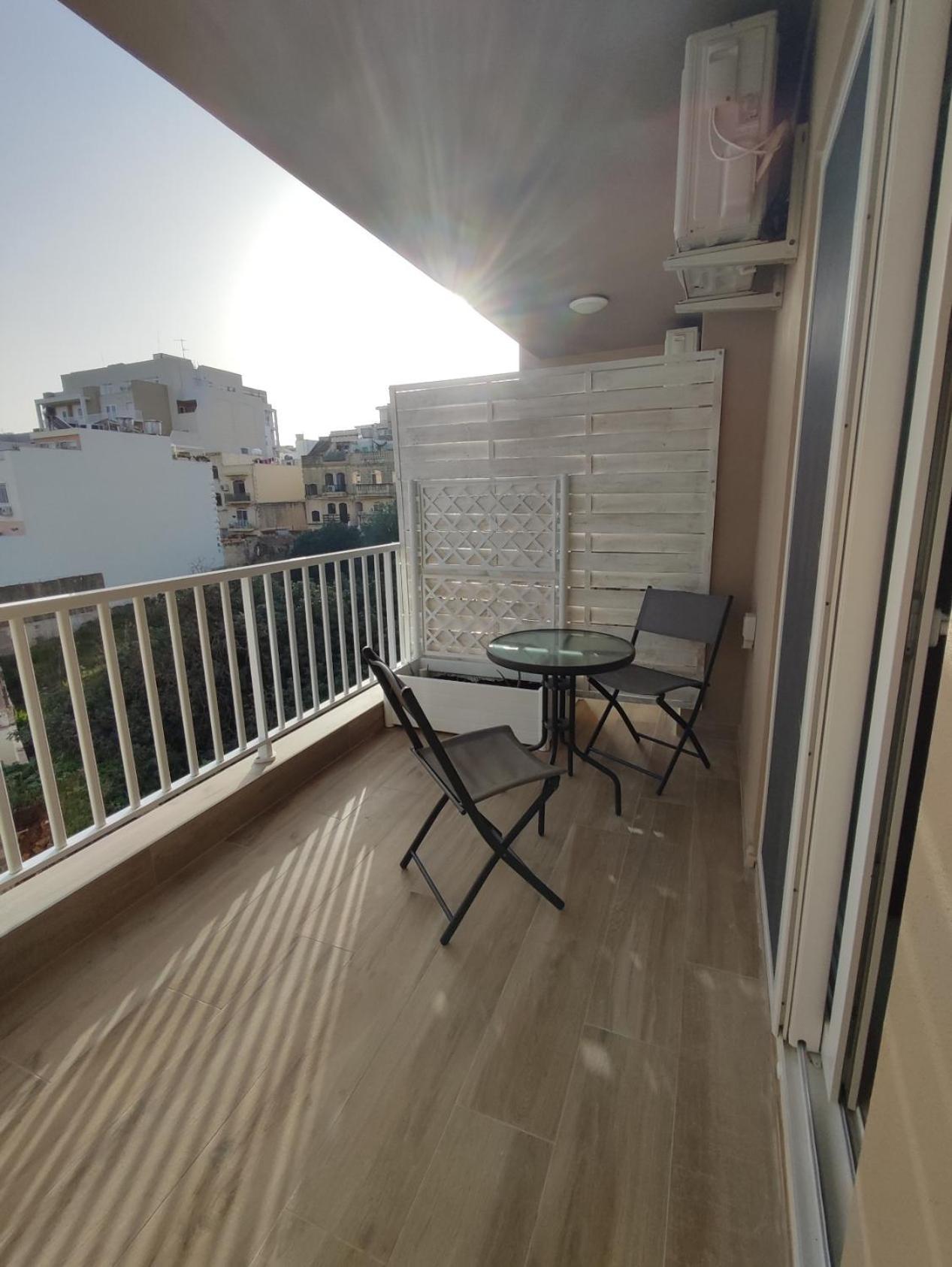 Il-girna- Modern Seaside Apartment Marsaskala