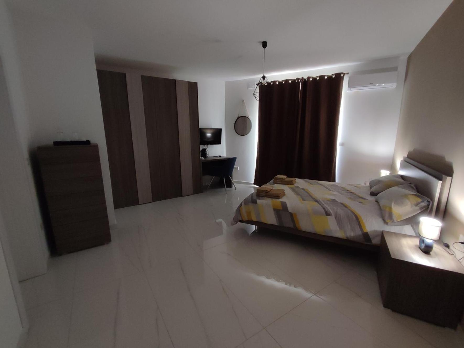 Il-girna- Modern Seaside Apartment