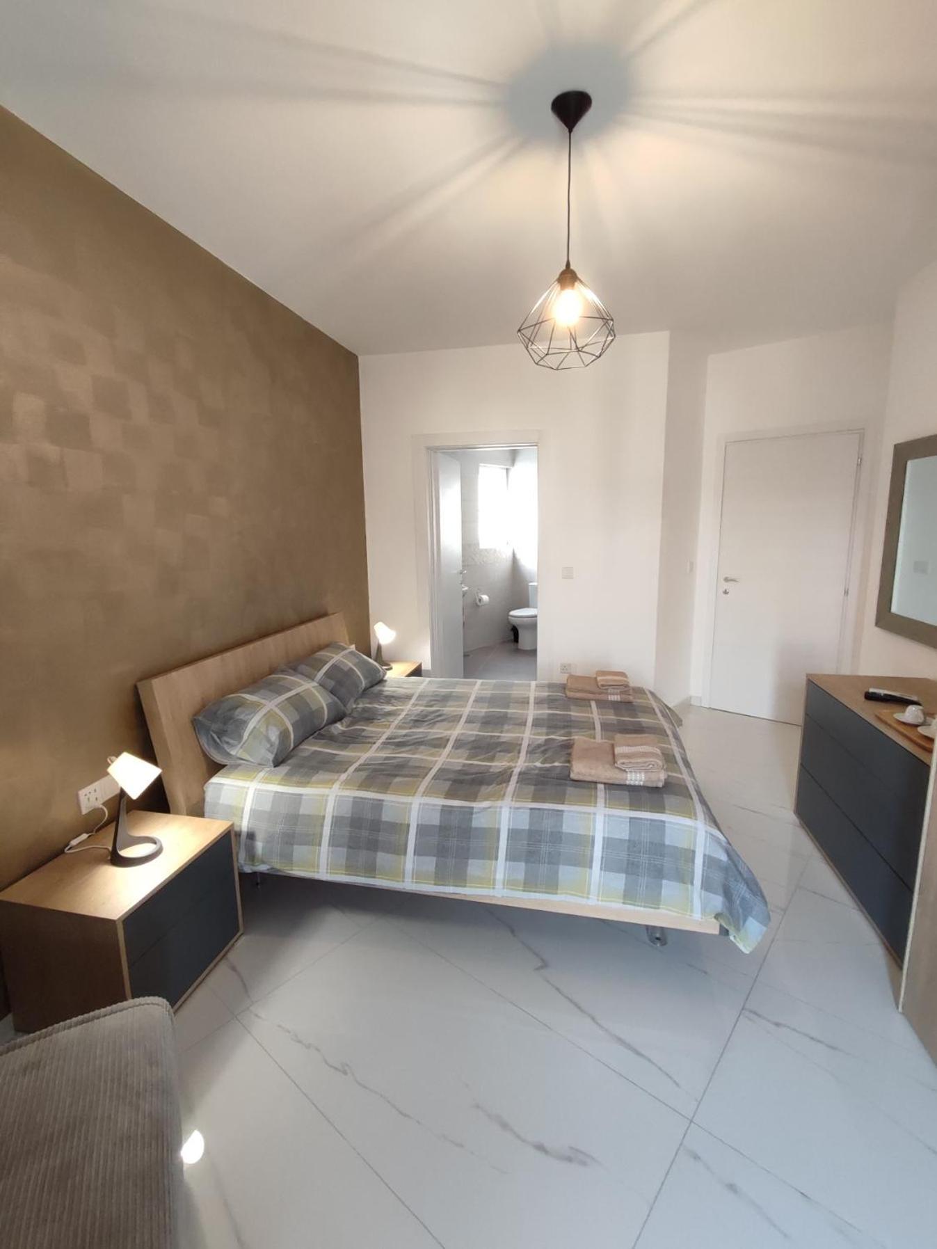 Il-girna- Modern Seaside Apartment