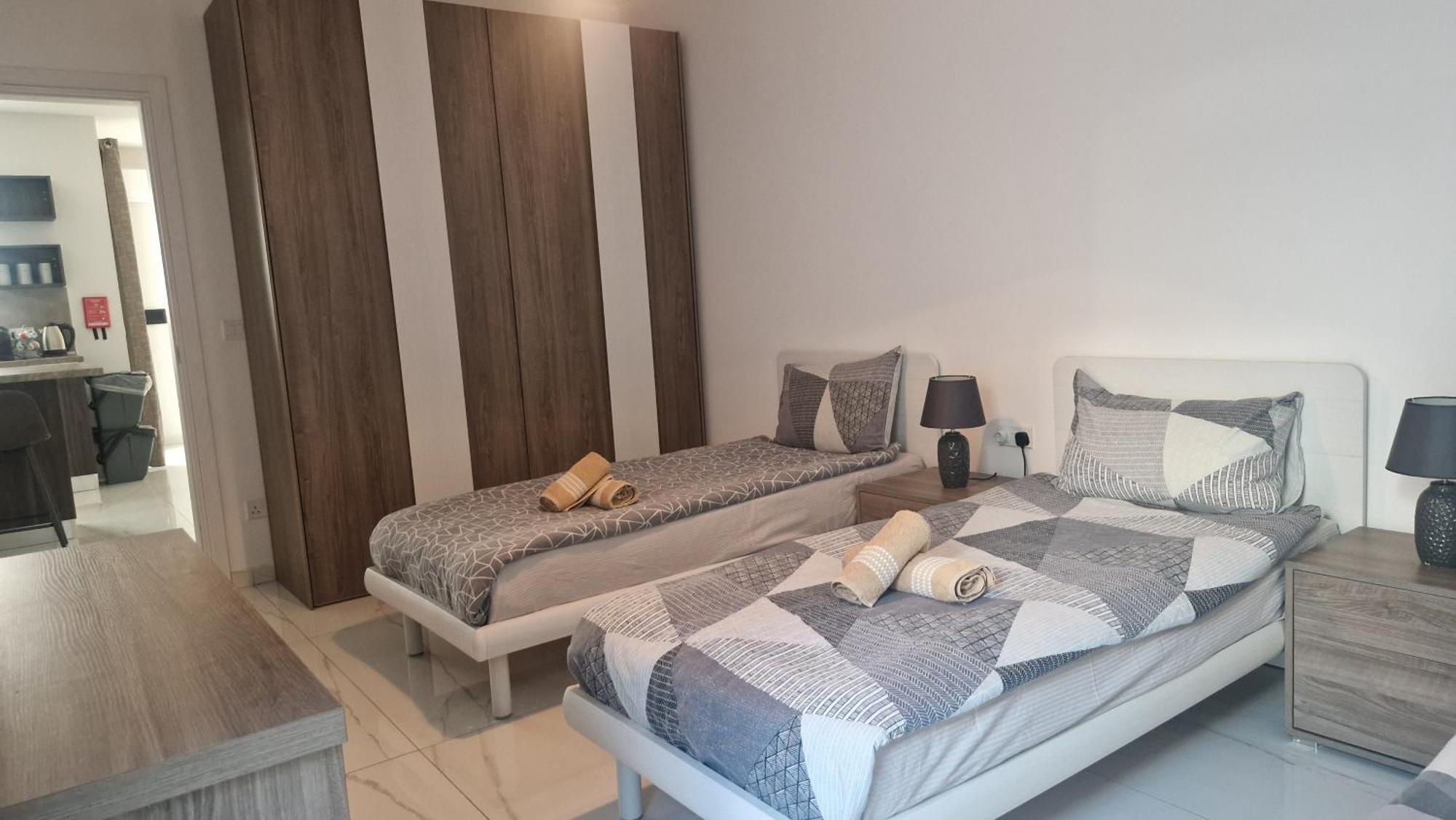 Il-girna- Modern Seaside Apartment Marsaskala