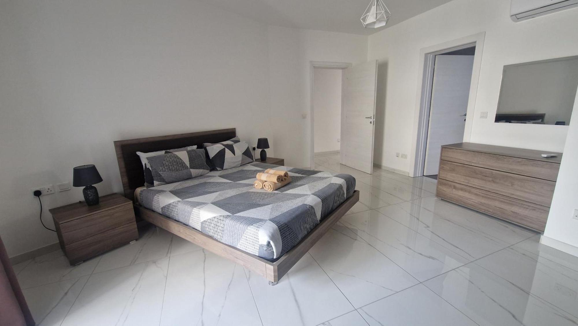 Il-girna- Modern Seaside Apartment Marsaskala
